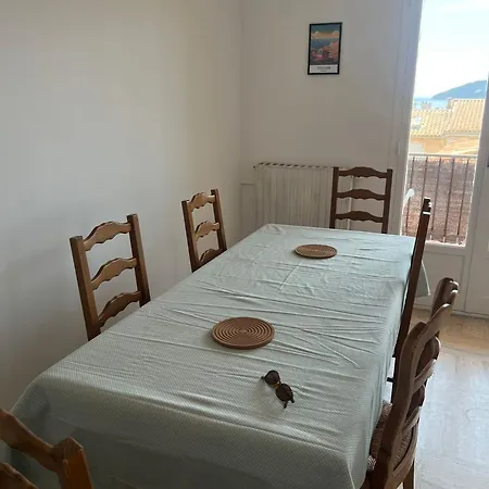 Vue Mer, A Pied, 2 * טולון